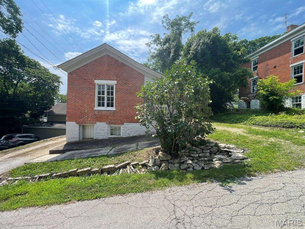 206 Howard Street Property Photo 1