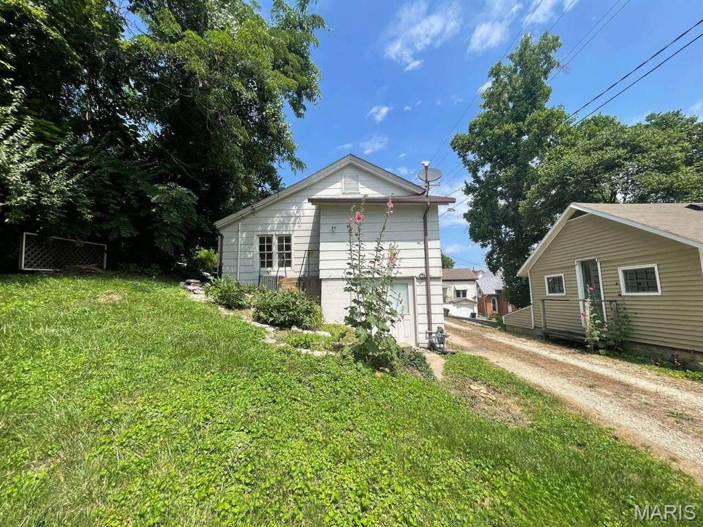 206 Howard Street Property Photo 3