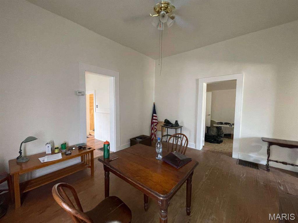206 Howard Street Property Photo 5