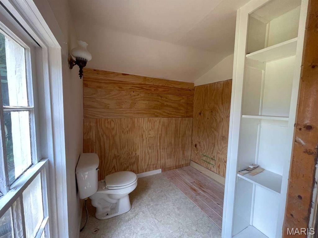206 Howard Street Property Photo 9
