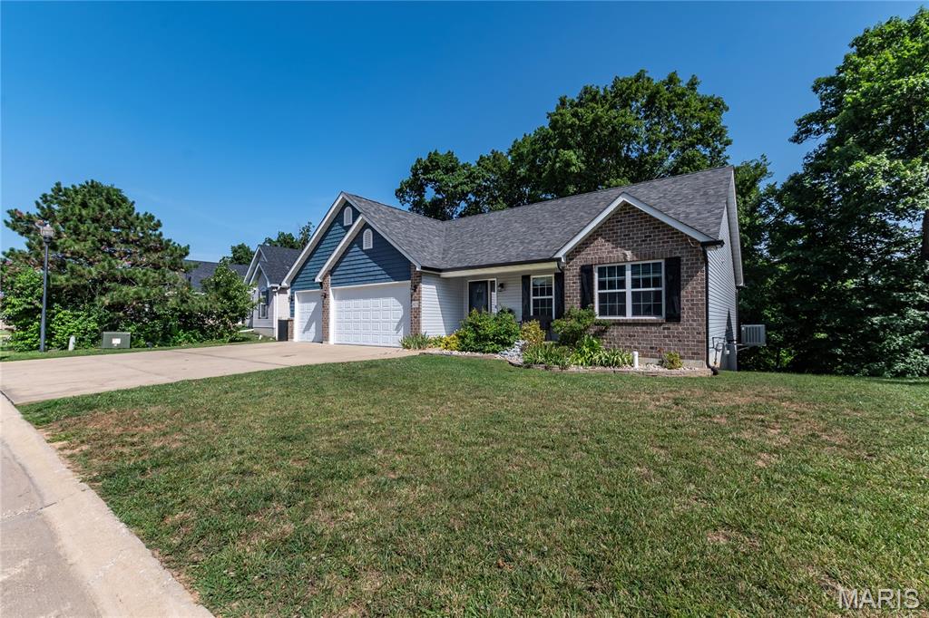 1823 Iron Mountain Dr Drive Property Photo 5