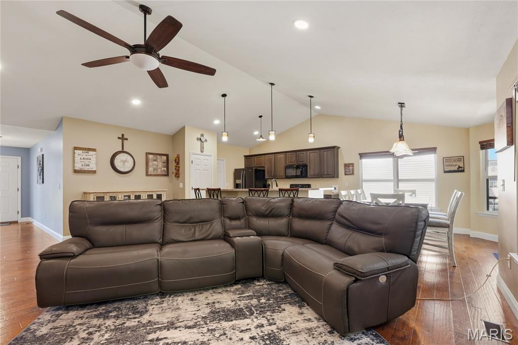 1823 Iron Mountain Dr Drive Property Photo 14