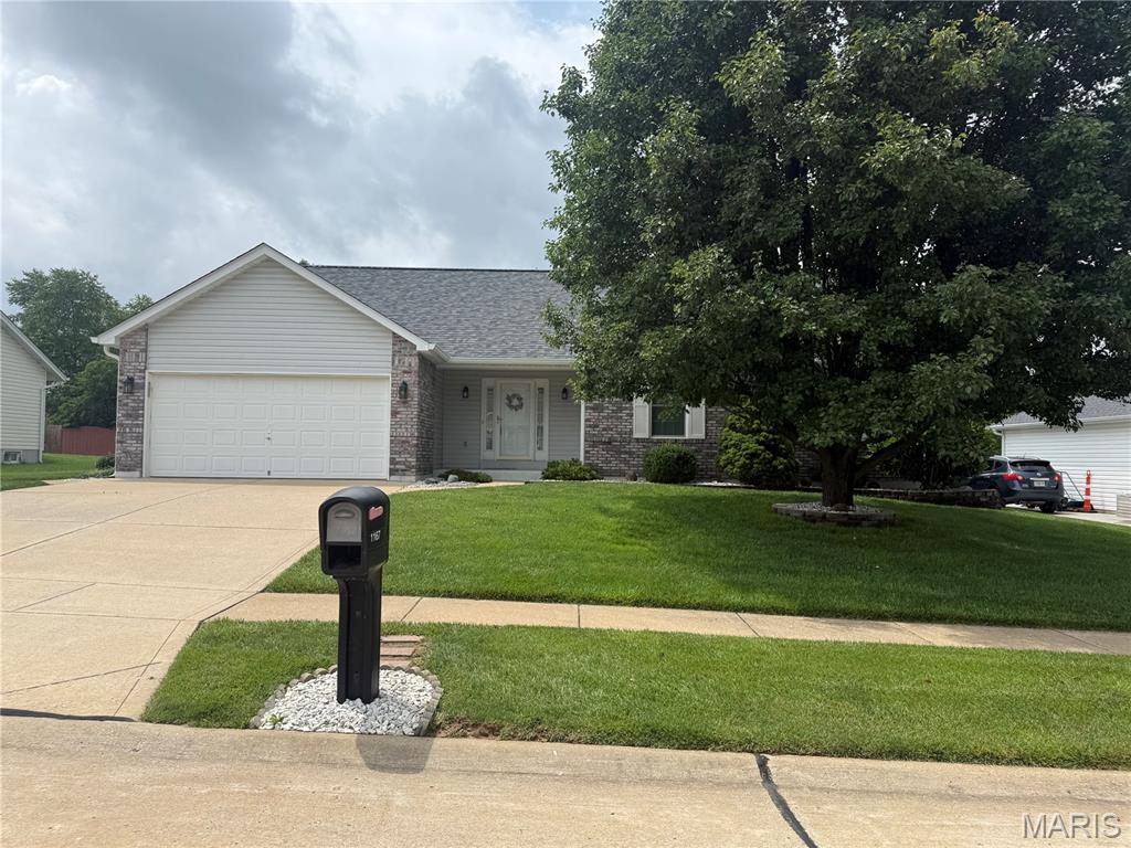 1167 Sweeping Oaks Drive Property Photo 1