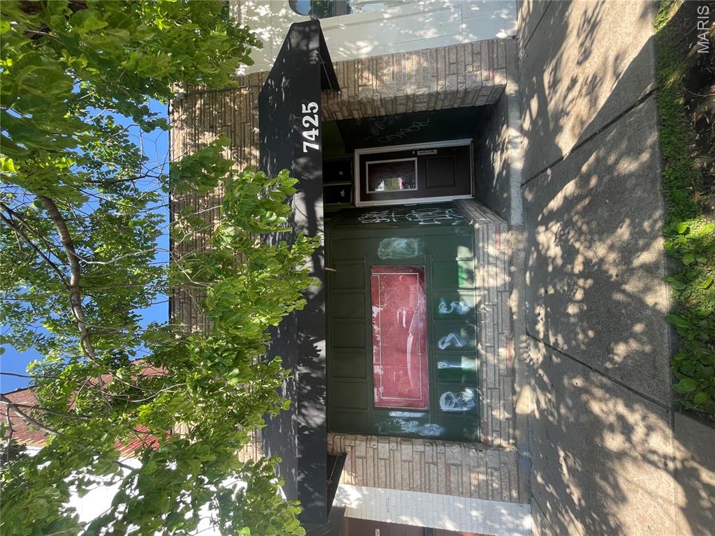 7427 S Broadway Property Photo 2
