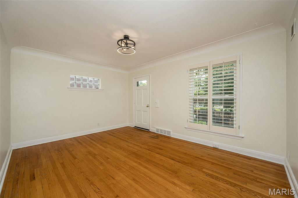 8719 White Avenue Property Photo 6