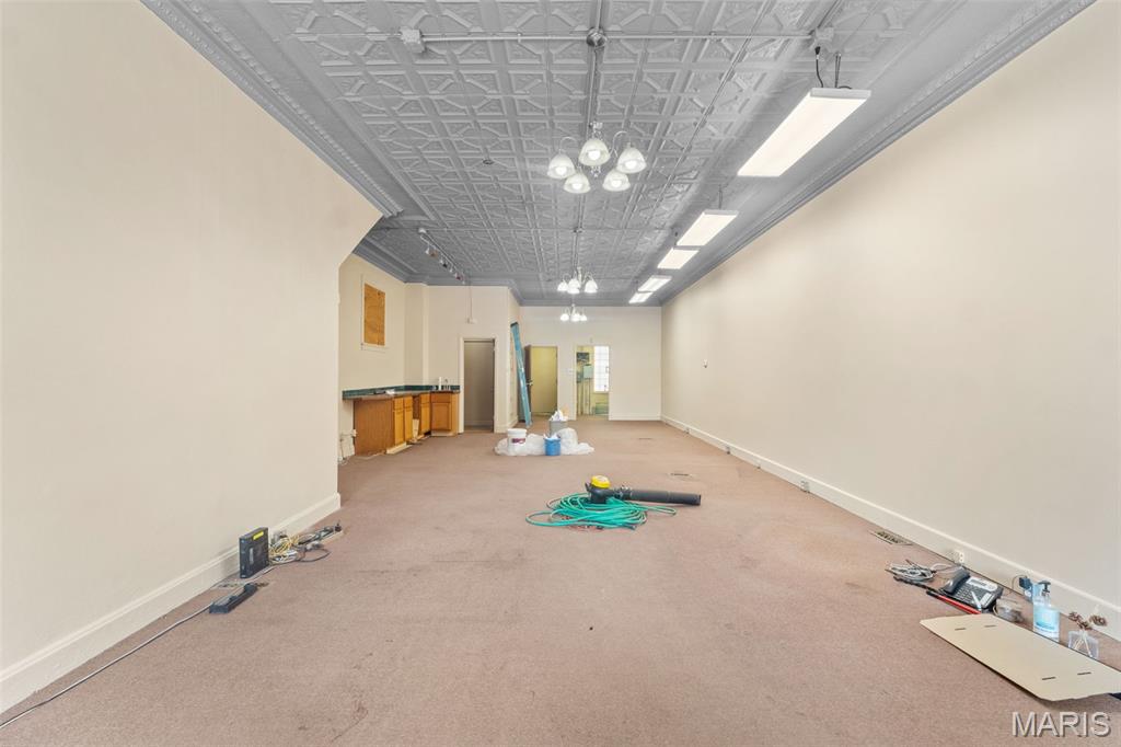 4073 S Grand Boulevard Property Photo 10