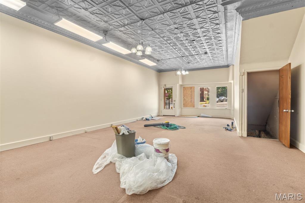 4073 S Grand Boulevard Property Photo 14