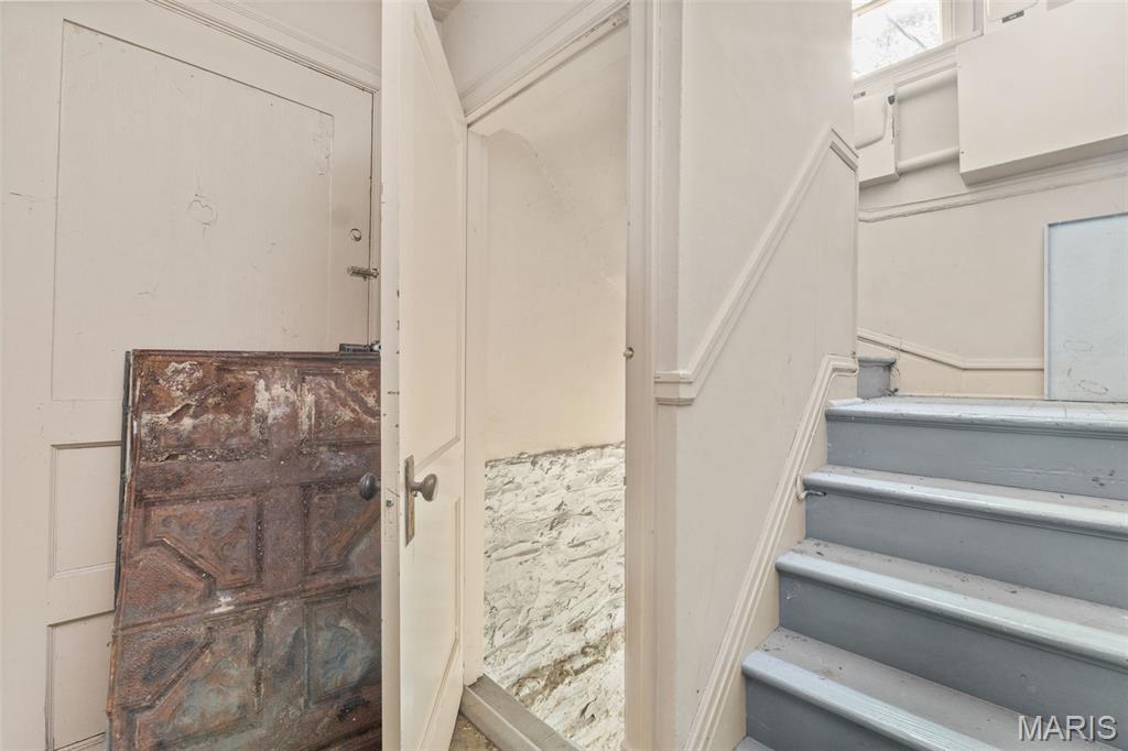 4073 S Grand Boulevard Property Photo 18