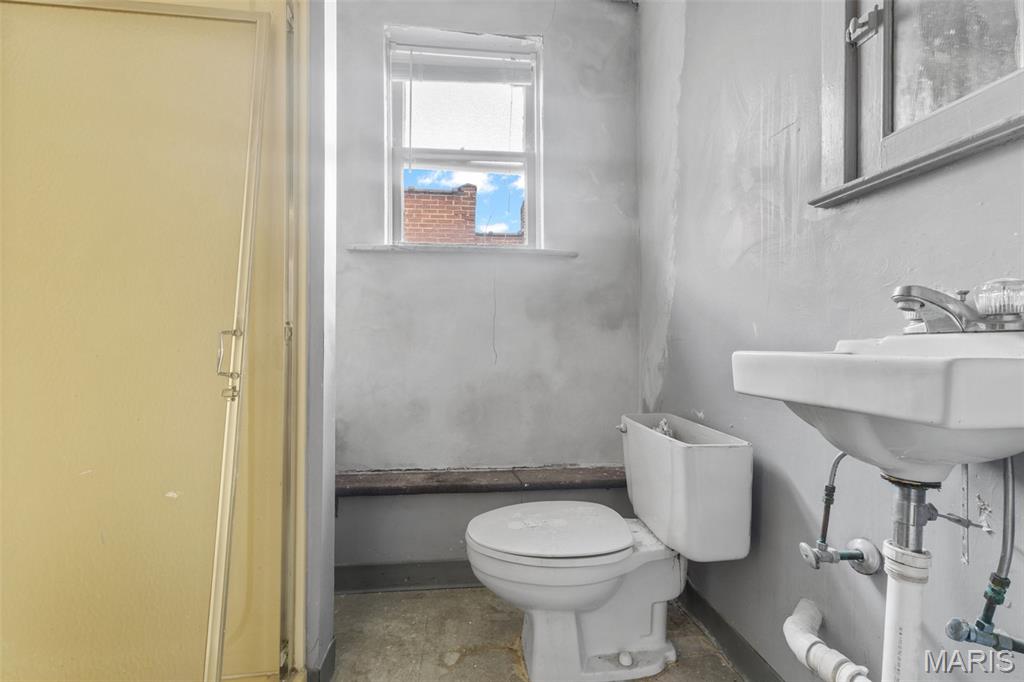 4073 S Grand Boulevard Property Photo 25
