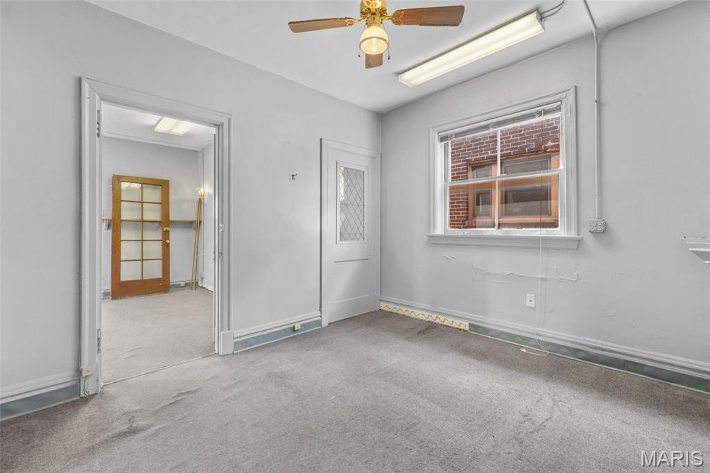 4073 S Grand Boulevard Property Photo 26