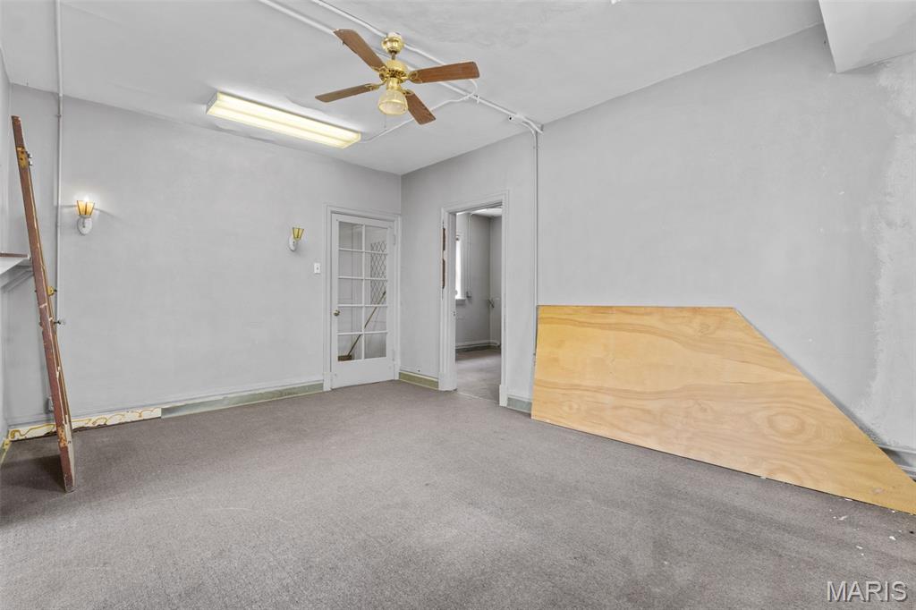 4073 S Grand Boulevard Property Photo 31