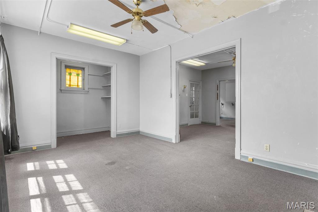 4073 S Grand Boulevard Property Photo 34