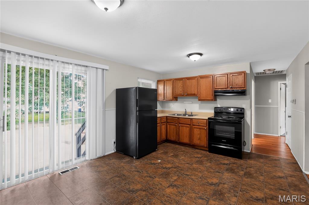 10320 Varnum Drive Property Photo 8