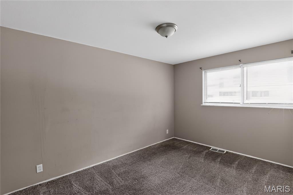 10320 Varnum Drive Property Photo 14