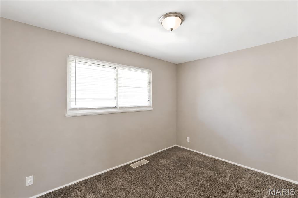 10320 Varnum Drive Property Photo 15