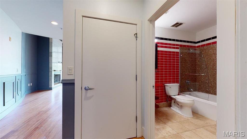 4100 Forest Park Avenue 203 Property Photo 16