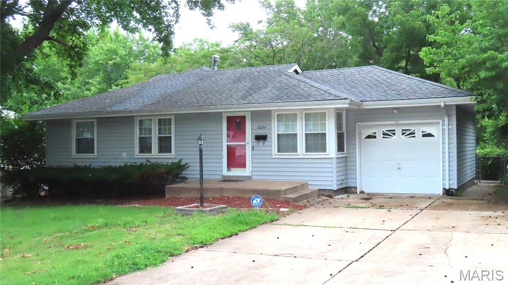 10054 Hedge Drive Property Photo 1