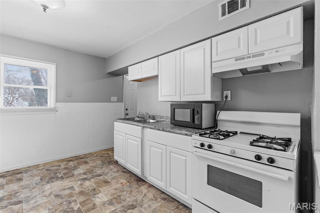 8433 1st Street Property Photo 11