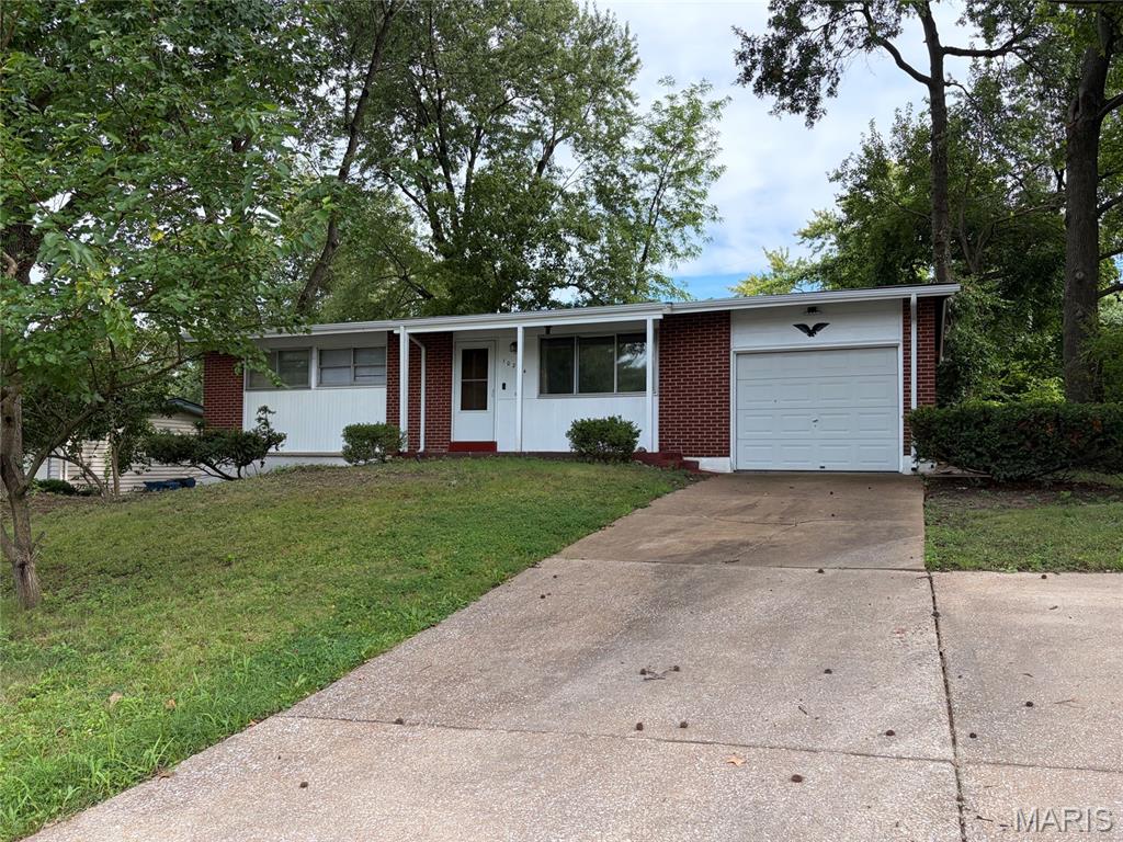 10204 Dacey Drive Property Photo 1