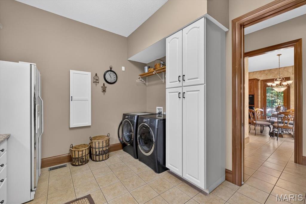 804 Saint Nicholas Drive Property Photo 23
