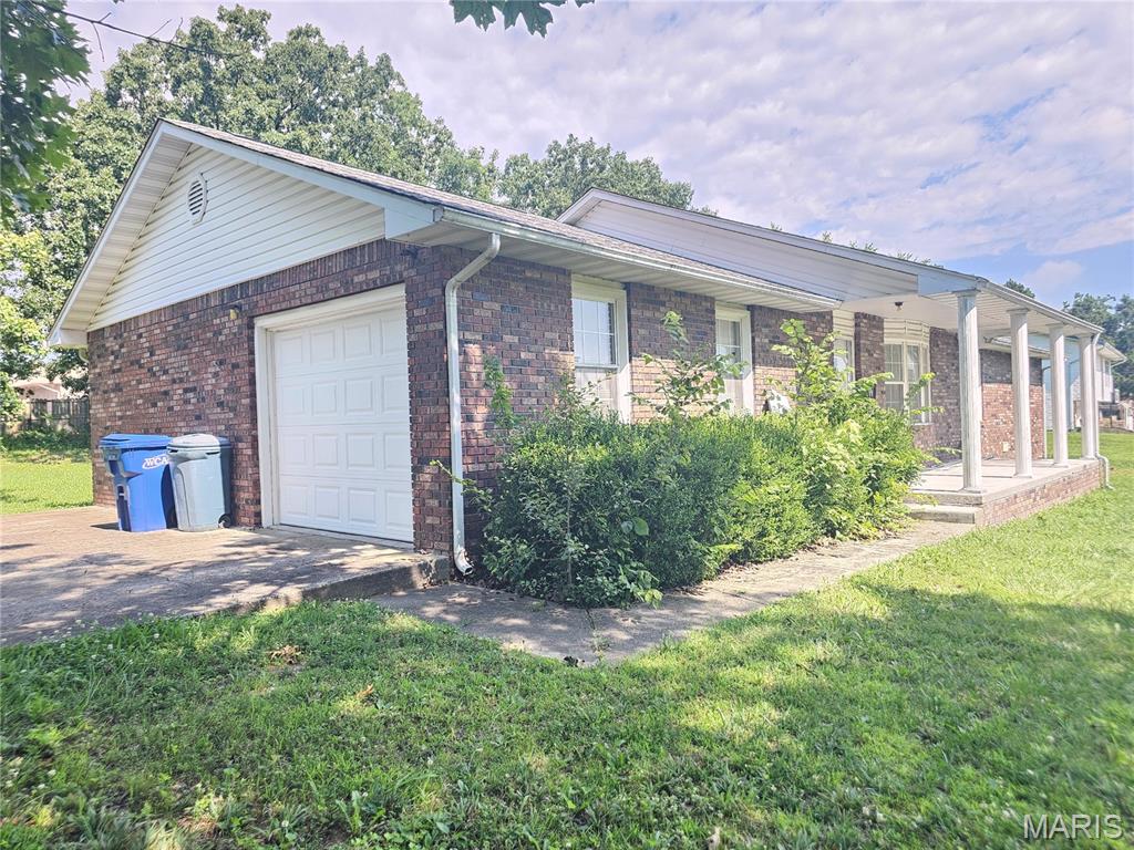 302 Angel Lane Property Photo 5