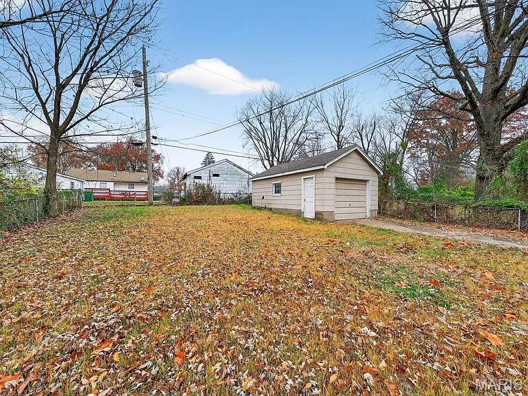 26041432 Property Photo 18