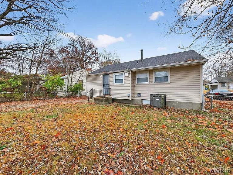 26041432 Property Photo 25