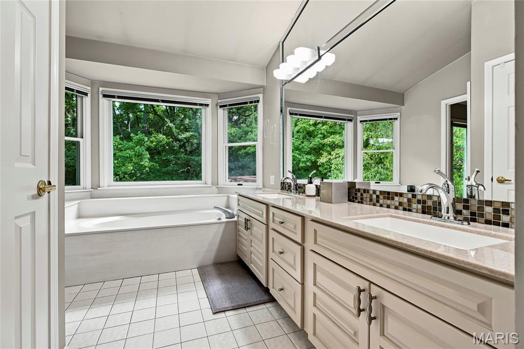 261 Turnberry Place Drive Property Photo 20