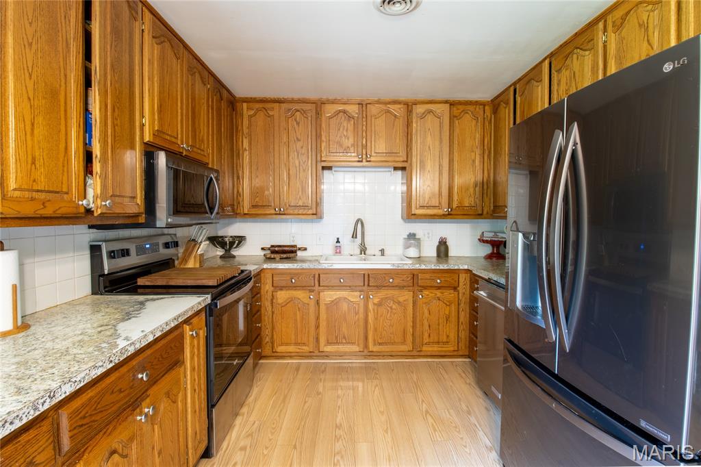880 Main Street Property Photo 4