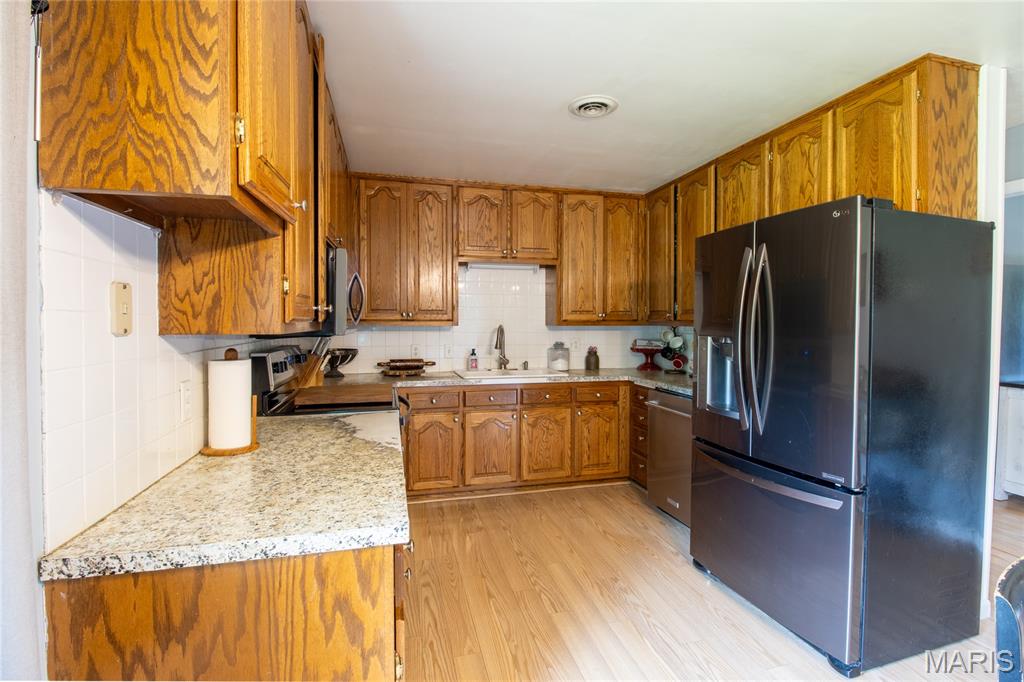 880 Main Street Property Photo 5