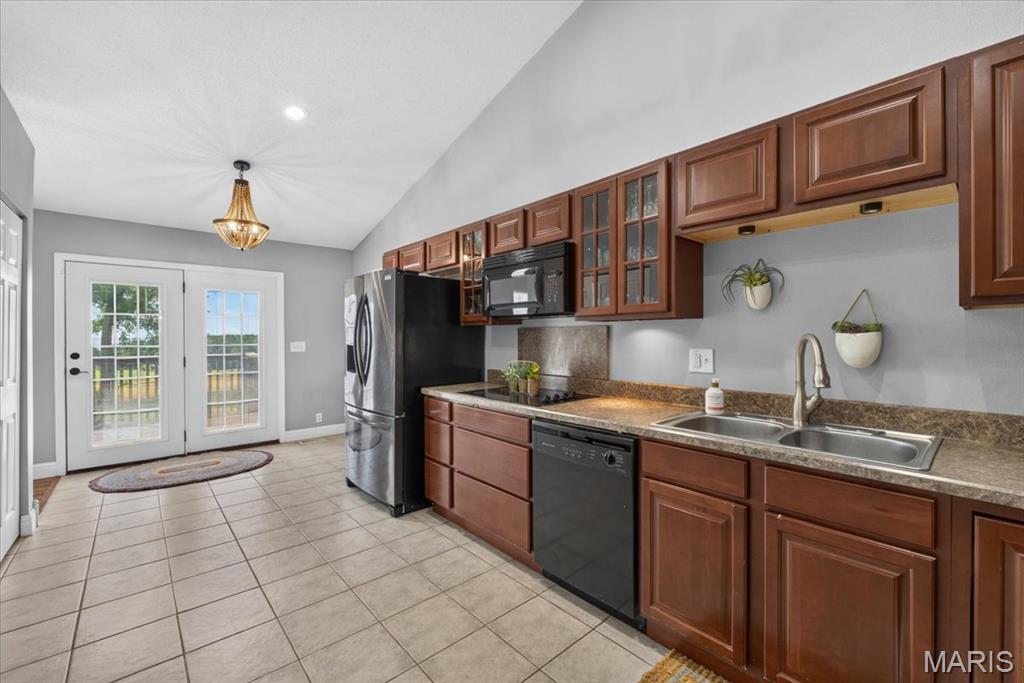 21610 Westview Road Property Photo 6
