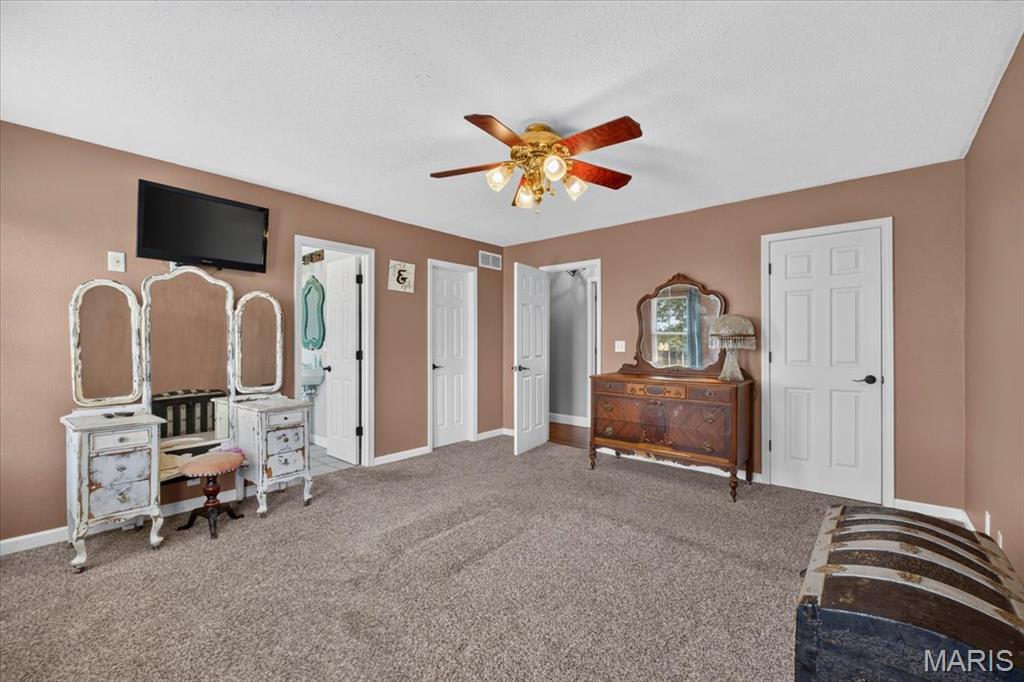 21610 Westview Road Property Photo 13