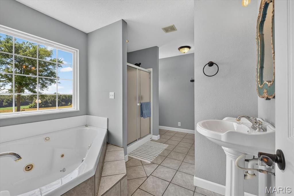 21610 Westview Road Property Photo 14