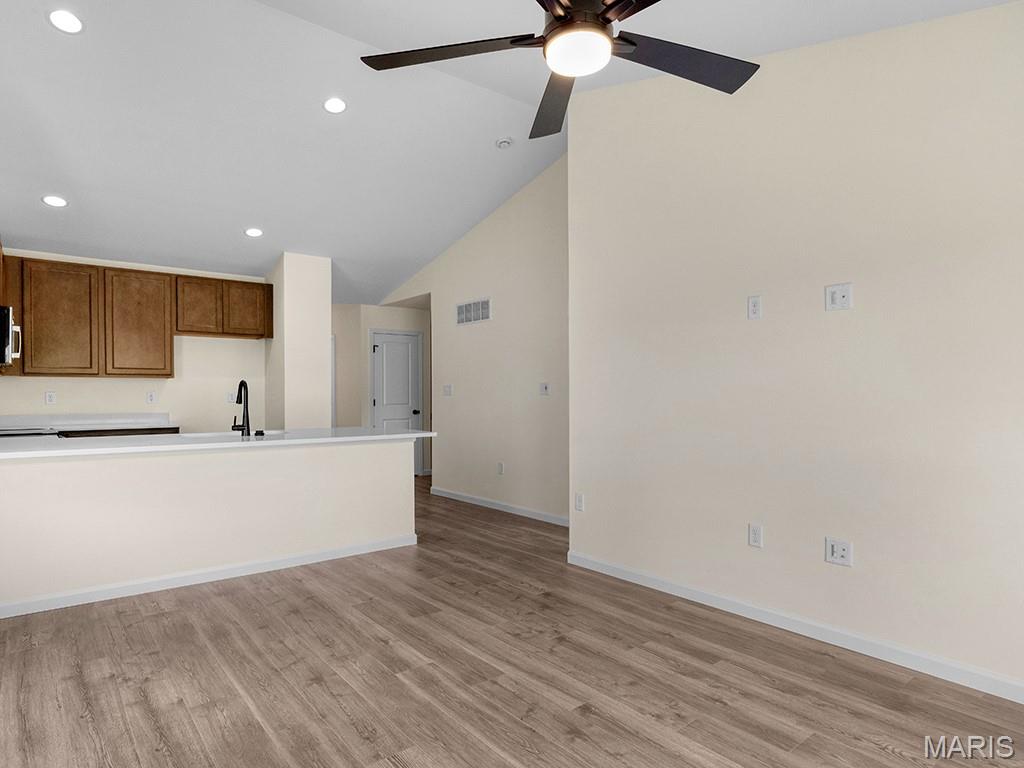 1910 Longview Lane Property Photo 9