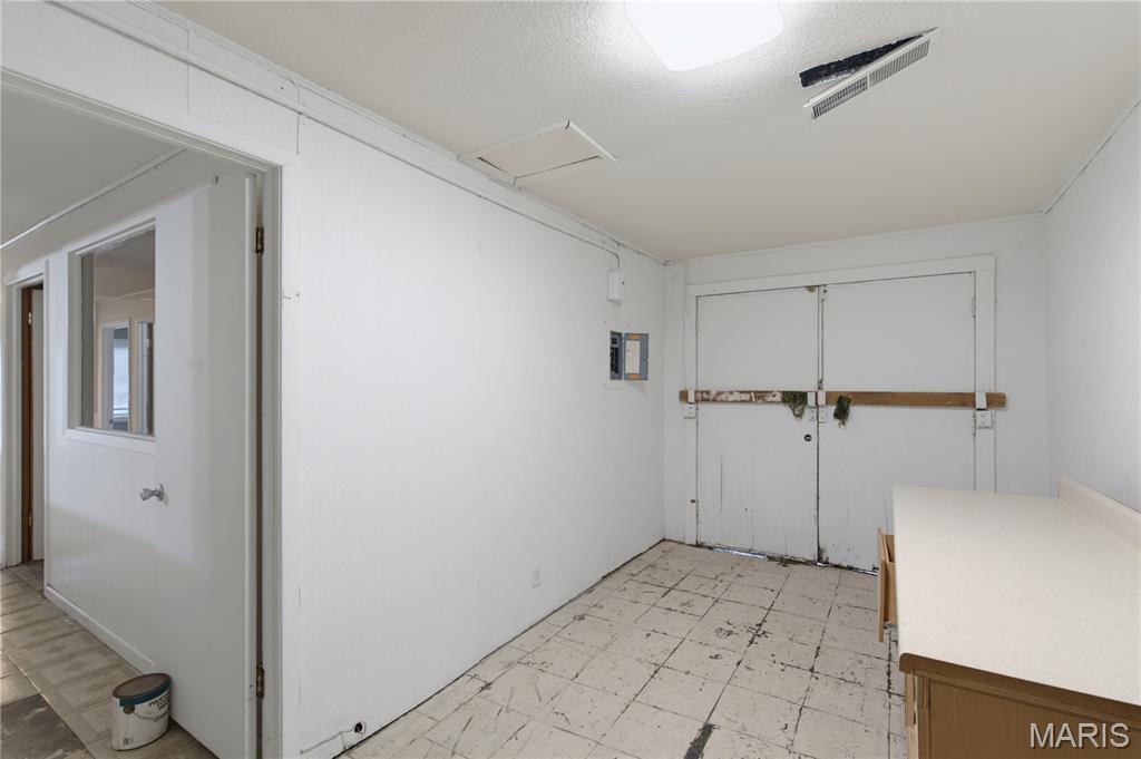 2021 S Westwood Boulevard Property Photo 16
