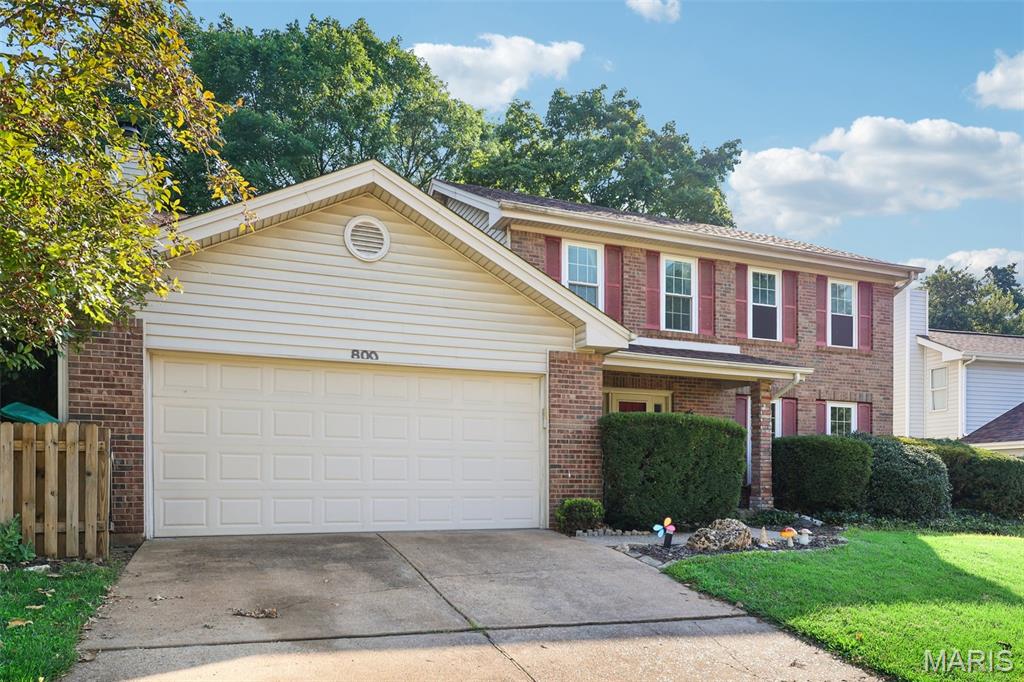 800 Eaglebrooke Drive Property Photo 3