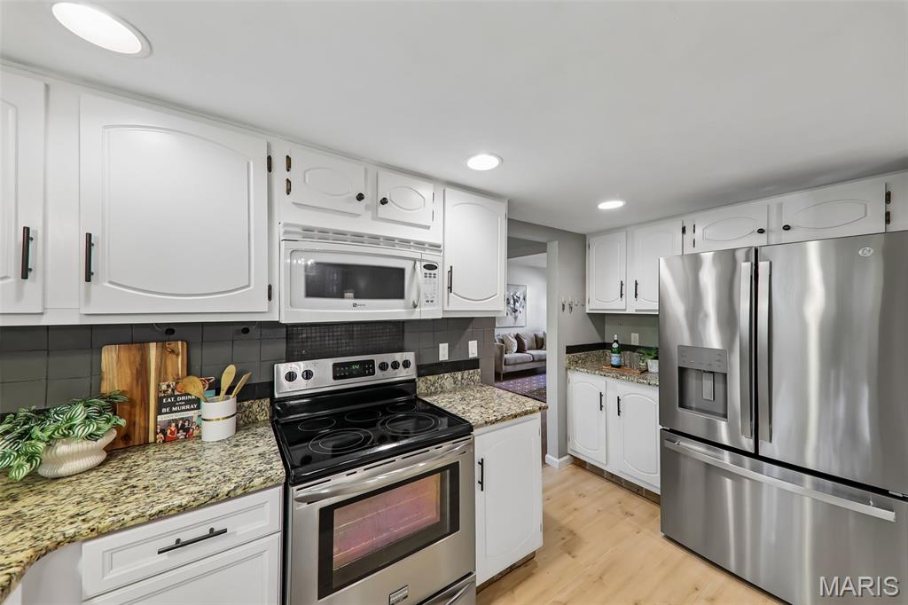800 Eaglebrooke Drive Property Photo 16