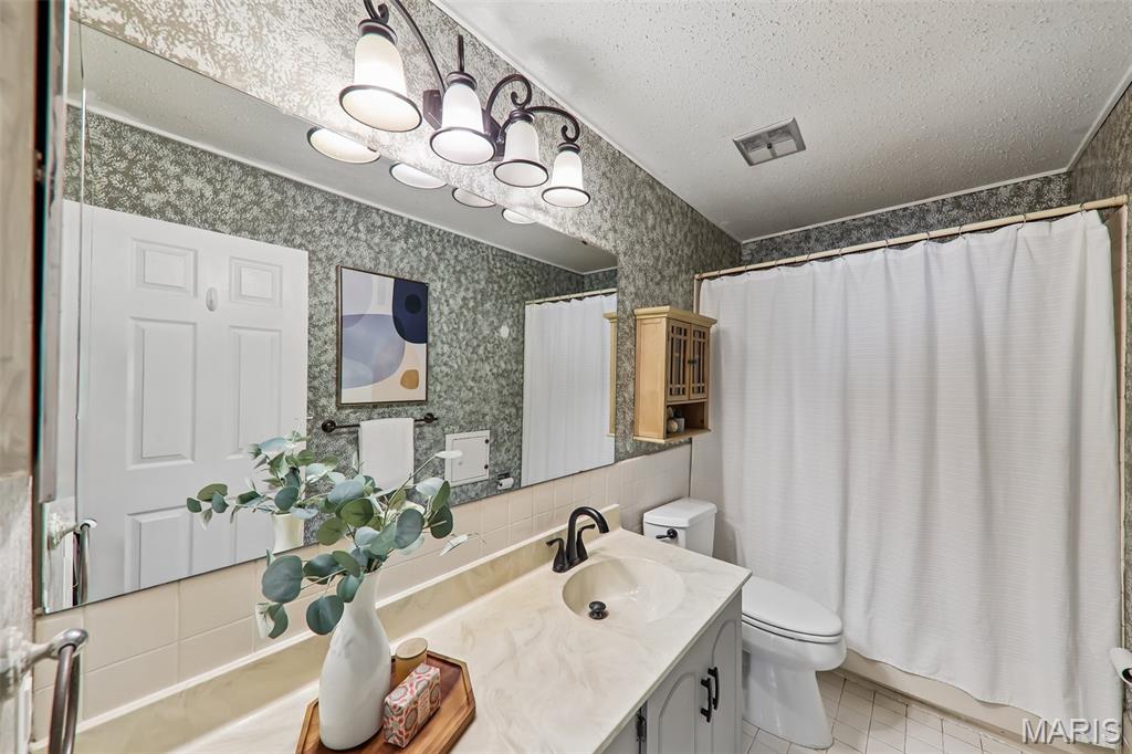 800 Eaglebrooke Drive Property Photo 39