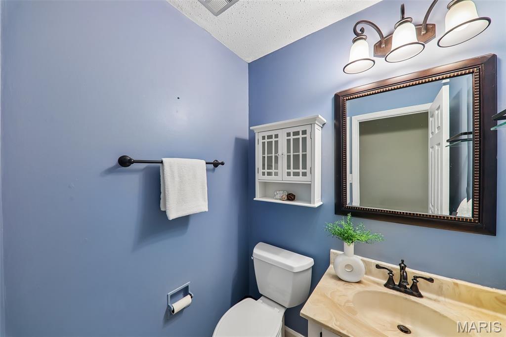 800 Eaglebrooke Drive Property Photo 41
