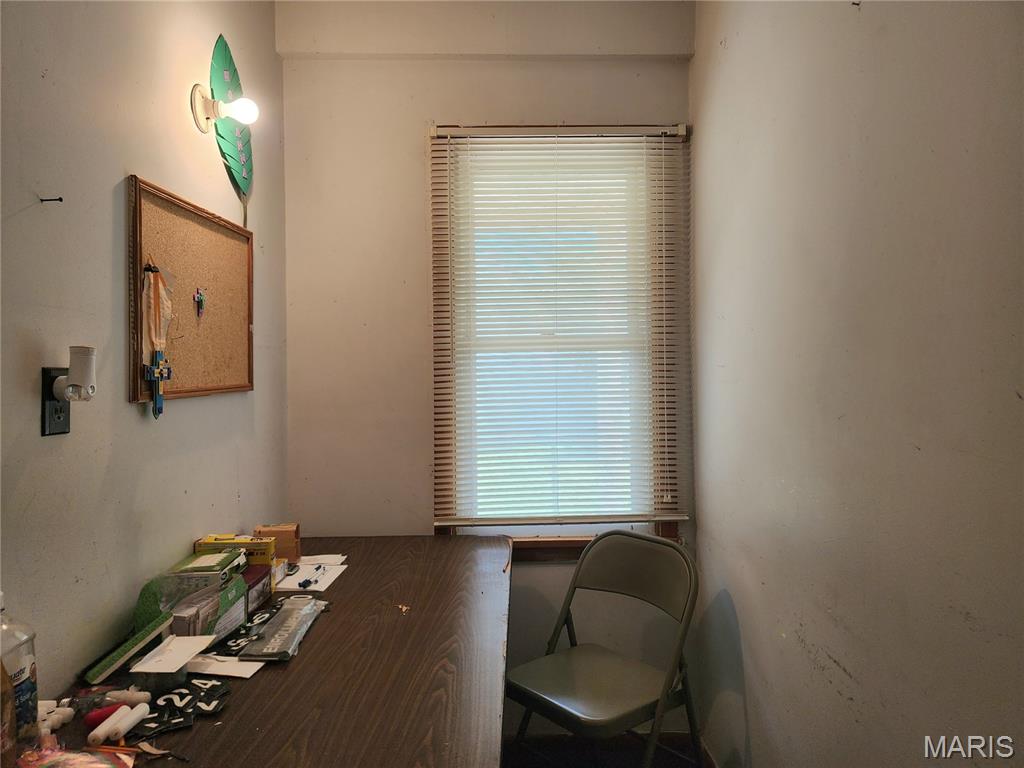 301 S Division Street Property Photo 12