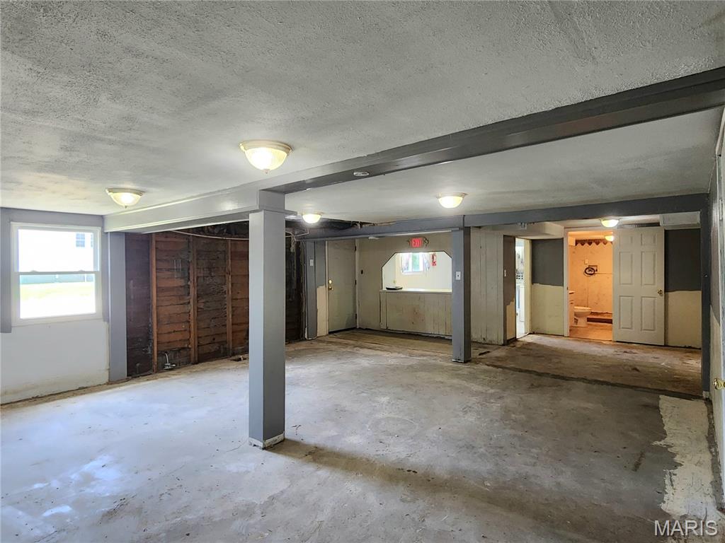 301 S Division Street Property Photo 25