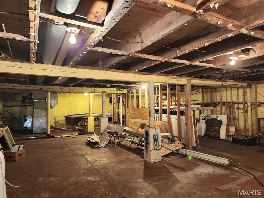 301 S Division Street Property Photo 38