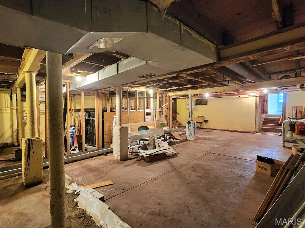 301 S Division Street Property Photo 39
