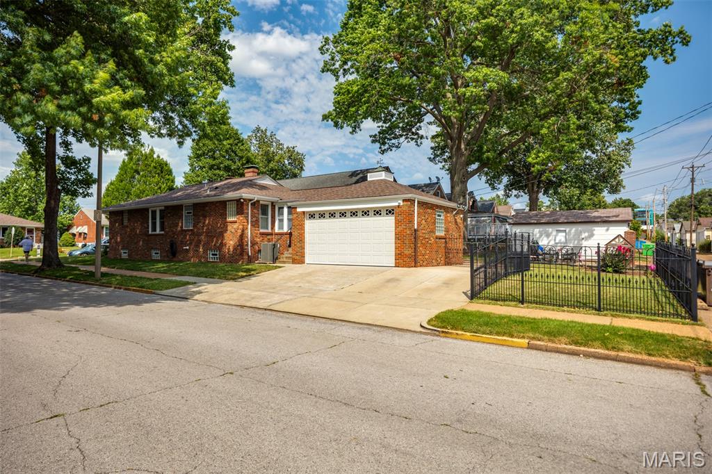 6066 Sutherland Avenue Property Photo 2