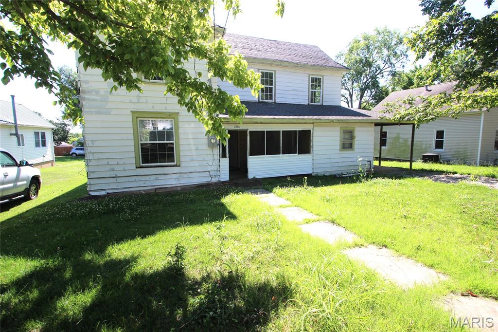 206 N B Street Property Photo 2