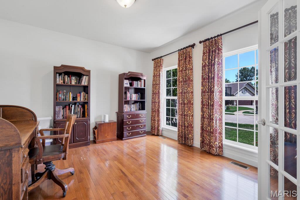 2305 Northeaster Court Property Photo 17
