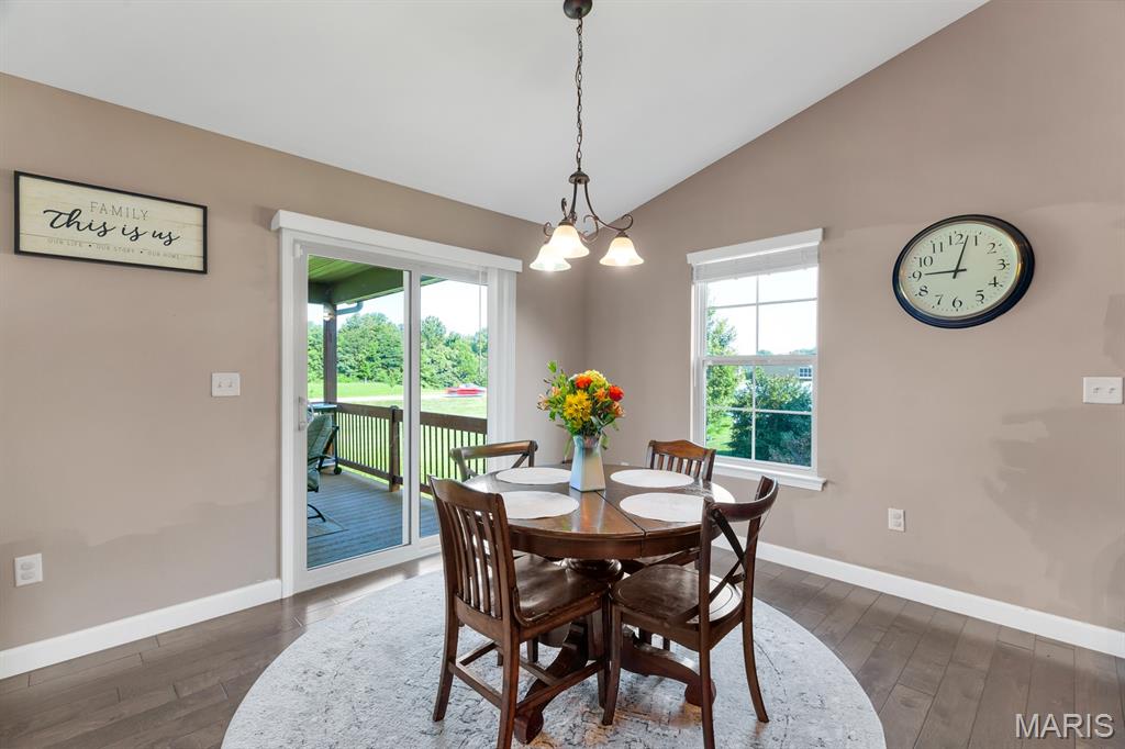 1913 Crimson Oak Drive Property Photo 14
