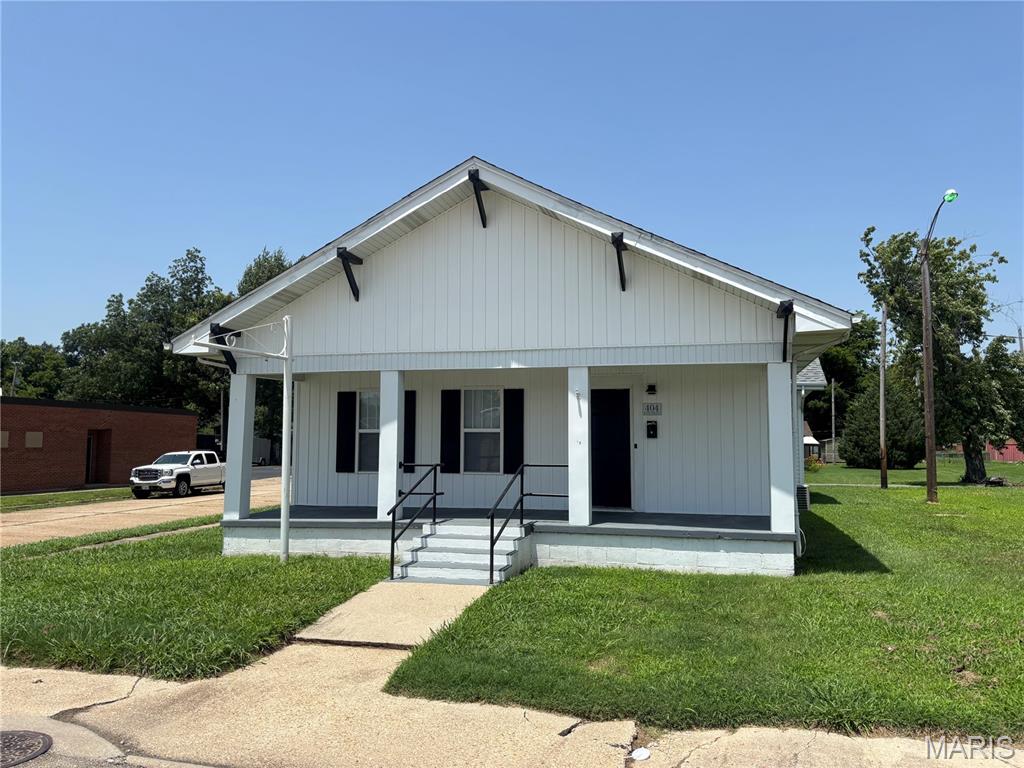404 E Center Street Property Photo 1