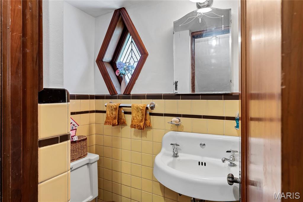 8015 Davis Drive Property Photo 13