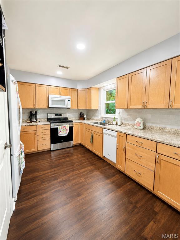 11327 Hwy E Property Photo 15